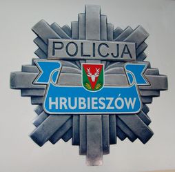 Logo gwiazda policyjna z napisem Komenda Powiatowa Policji w Hrubieszowie.
