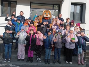 policjanci na spotkaniu z dziećmi