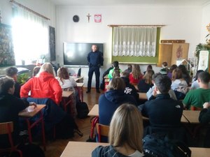 spotkanie policjanta w szkole