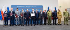 podpisanie porozumienia pomiędzy MSWiA a przedstawicielami związków zawodowych służb mundurowych podległych resortowi