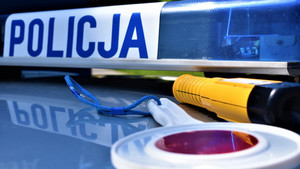 napis Policja na radiowozie
