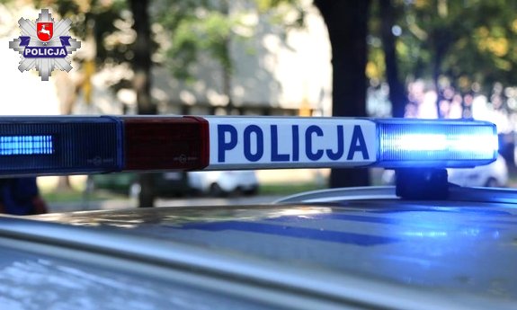 nie zostawiajmy w pojazdach w pojazdach dzieci i młodzieży