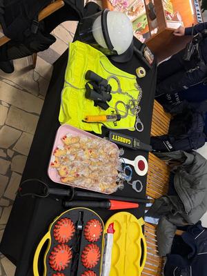 sprzęt i wyposażenie policyjne podczas Wielkiej Orkiestry Świątecznej Pomocy