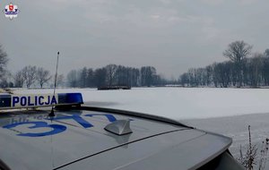 niebezpiecznie na zamarzniętych zbiornikach wodnych