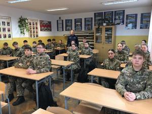 spotkanie policjanta w oddziale o profilu mundurowym