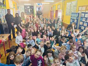 spotkanie policjantów w szkole