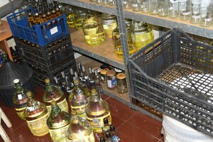 nielegalny alkohol zabezpieczony przez policjantów