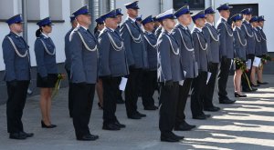 policjanci podczas uroczystości